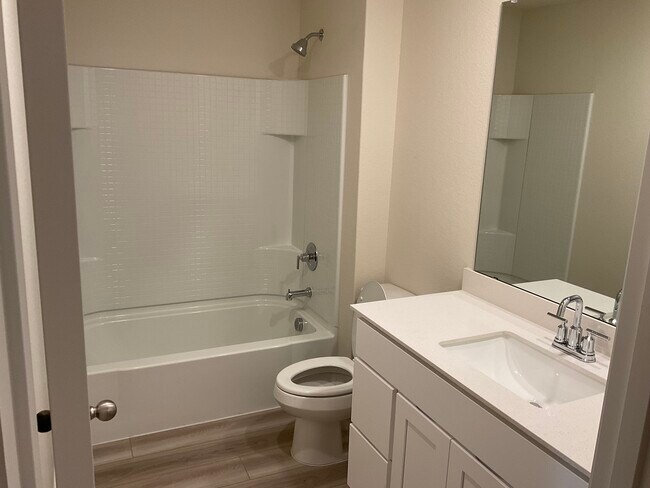 Building Photo - 315 Stone Ct