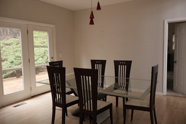 Building Photo - Expansive Mostly-Furnished Residence featuring 3 Bedrooms, a Completed Basement, and a Loft Space