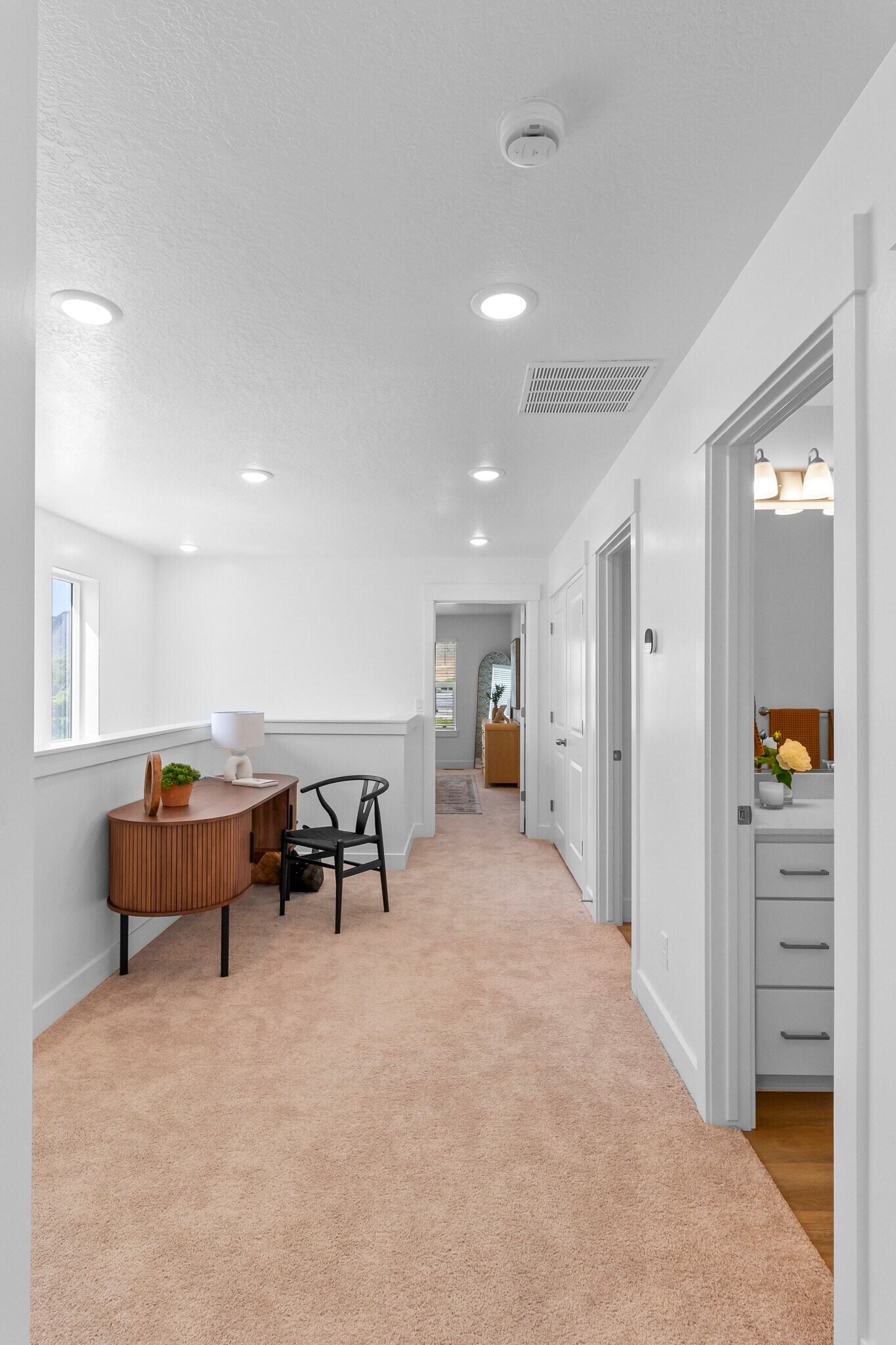 Building Photo - 82 W 925 N