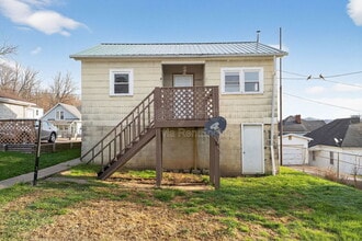 Building Photo - 604 1/2 Hart Street