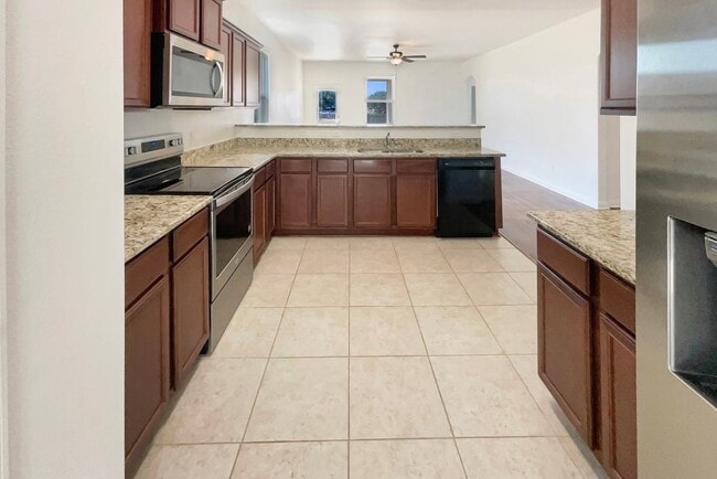 Building Photo - 163 Kennedy Dr