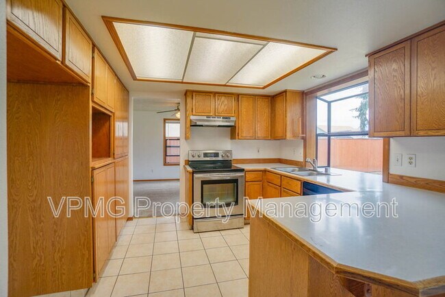 Building Photo - 4017 NE 157th Ave
