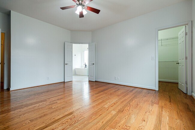Building Photo - 808 Callahan Pl