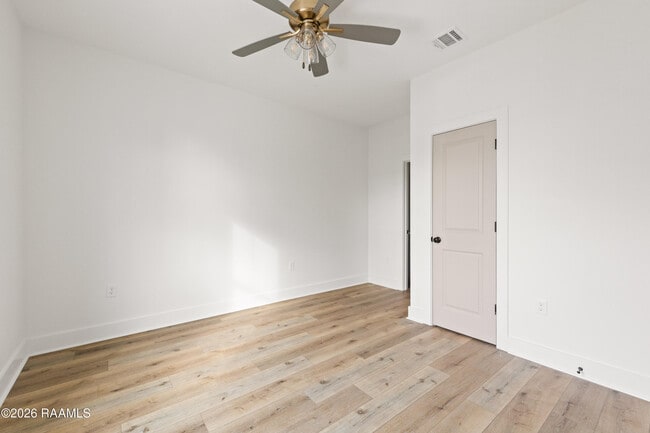 Building Photo - 121 Mayberry Grv St