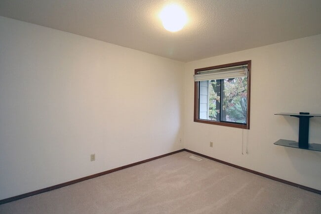 Building Photo - 13360 SW Gallop Ct