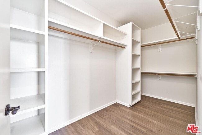 Building Photo - 871 Crenshaw Blvd