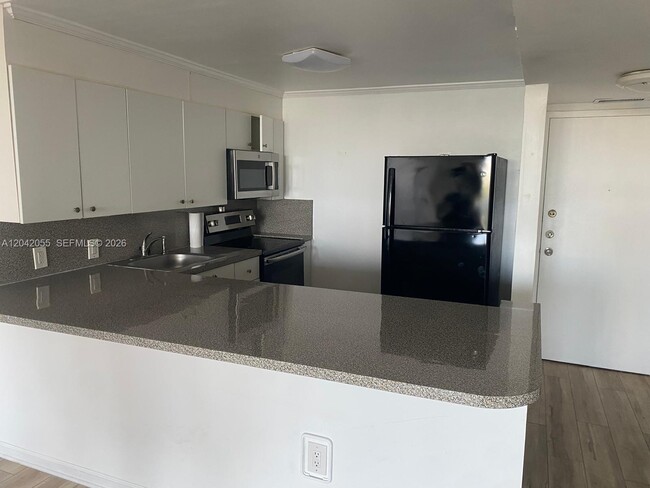 Building Photo - 13155 Ixora Ct