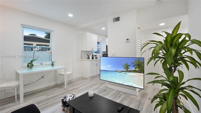 Building Photo - 1441 NE 154th Terrace