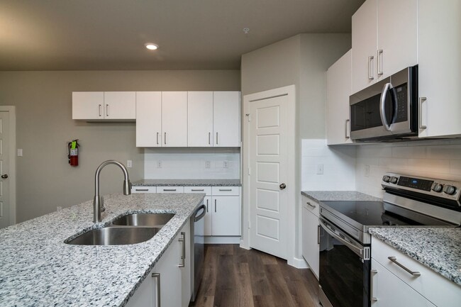 Building Photo - GORGEOUS 2 BEDROOM FOUR PLEX LOCATED IN MIDLOTHIAN ISD!