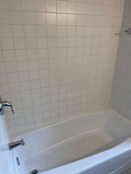 Upstairs Bathroom - 6434 Xerxes Ave S