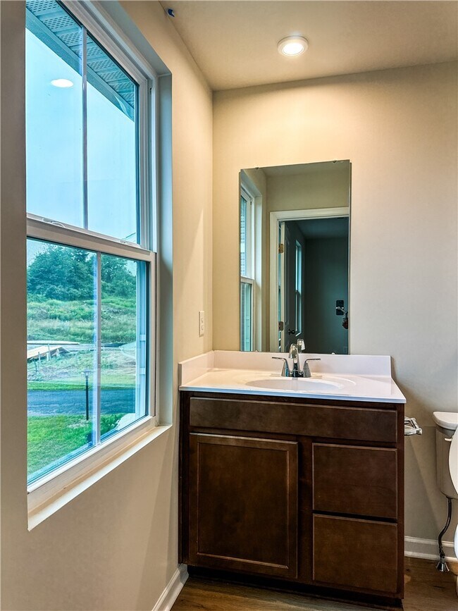 Building Photo - 16 Trailhead Rd