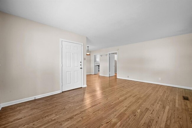 Building Photo - 1507 Travis Heights Blvd