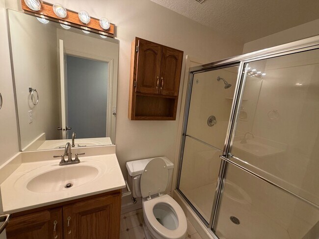Building Photo - Spacious 4 Bed, 5 Bath Home with 3-Car Garage in Layton!