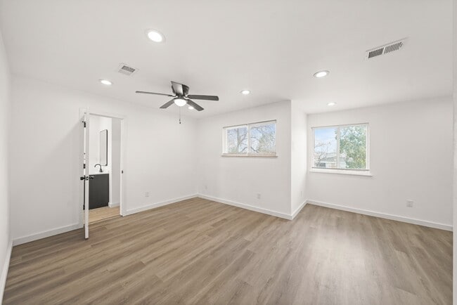 Building Photo - 4428 Stanford Ct