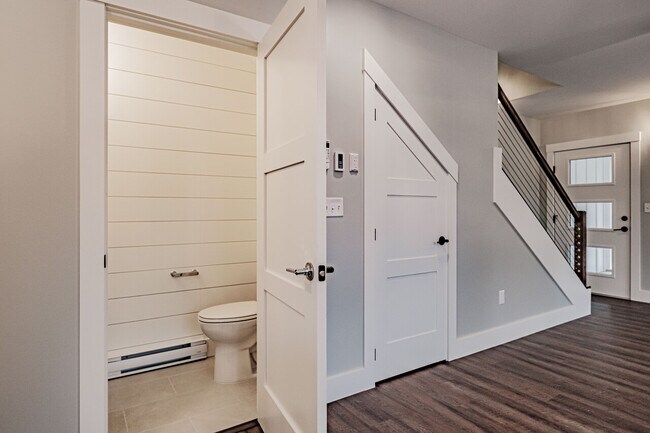 Building Photo - 9 Sunshine Circle