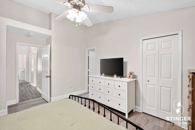 Building Photo - 13 Brindlewood Dr