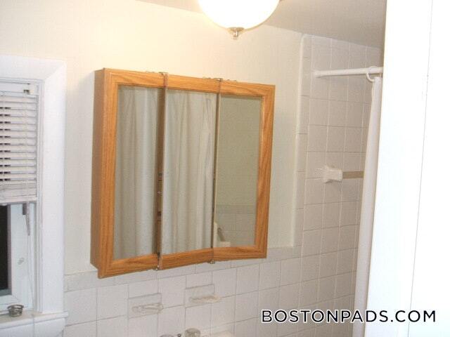 Building Photo - 9 Elmer St