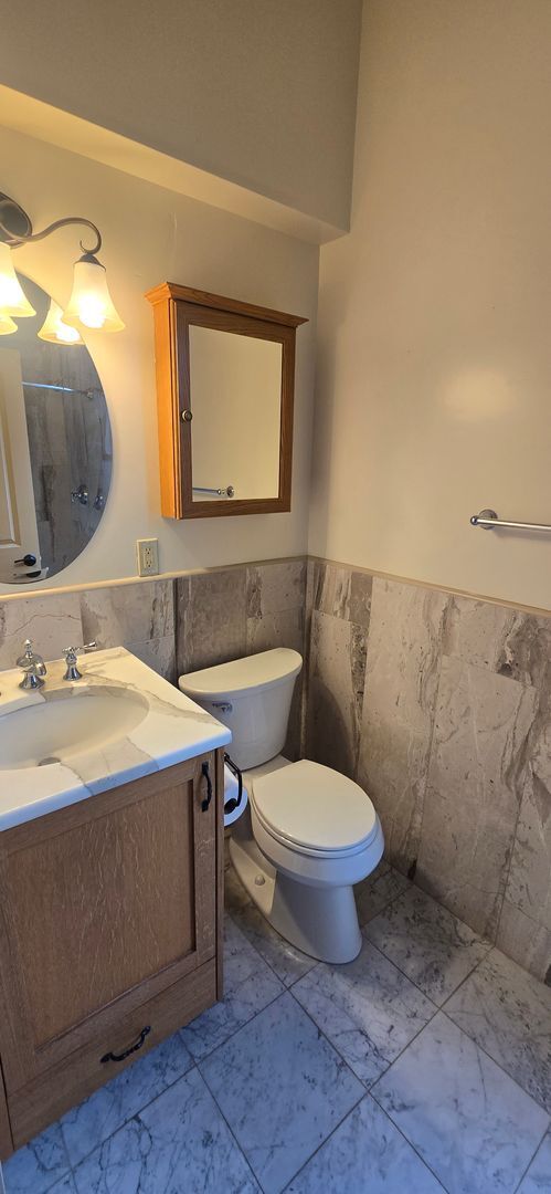 Building Photo - Beautiful Home With Incredible Views