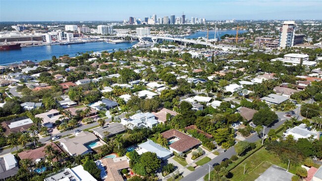 Building Photo - 1959 SE 25th Ave