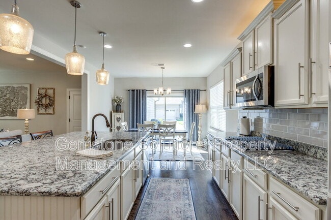 Building Photo - 1050 Nolencrest Dr