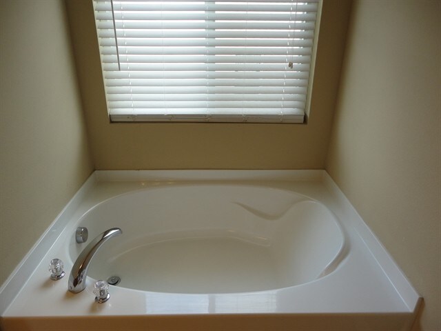 Building Photo - 1717 Cabarrus Crossing Dr
