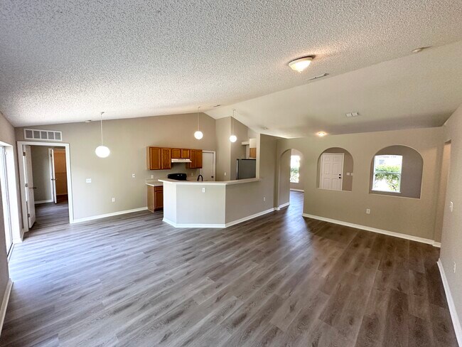 Building Photo - 71 Reidsville Dr