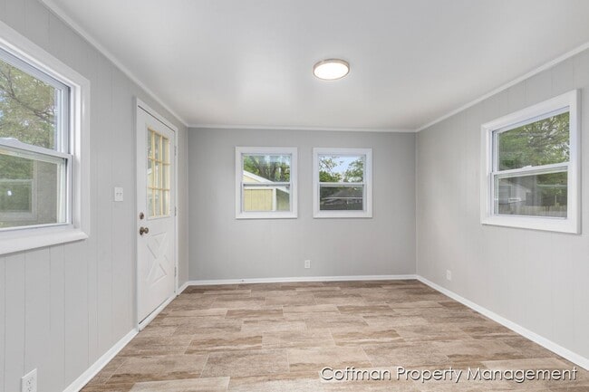 Building Photo - 3 Bed, 1 Bath House