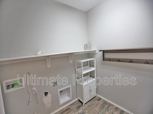 Building Photo - 16178 N 180th Ln