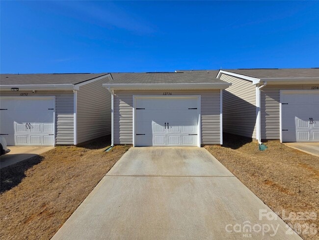 Building Photo - 12736 Wandering Brook Dr