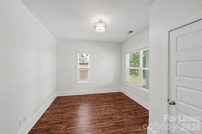 Building Photo - 1220 Fairmont St