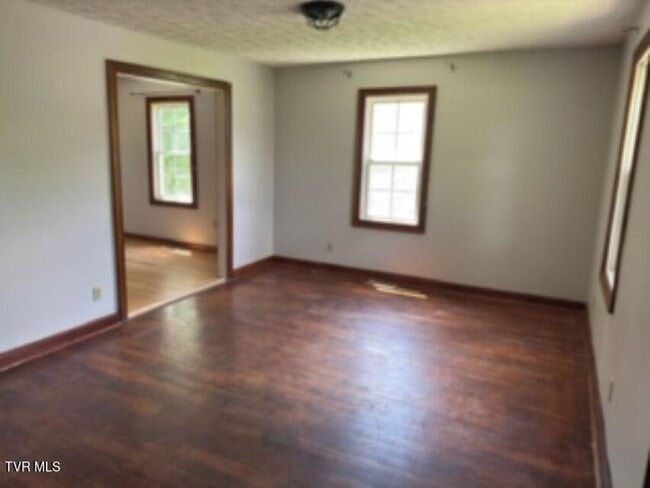 Building Photo - 2 Bedroom 2 Bath In Johnson City,TN