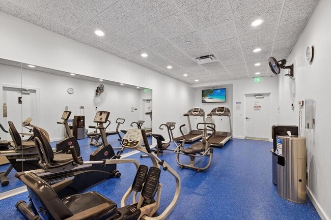 Building Photo - 9650 S Ocean Dr