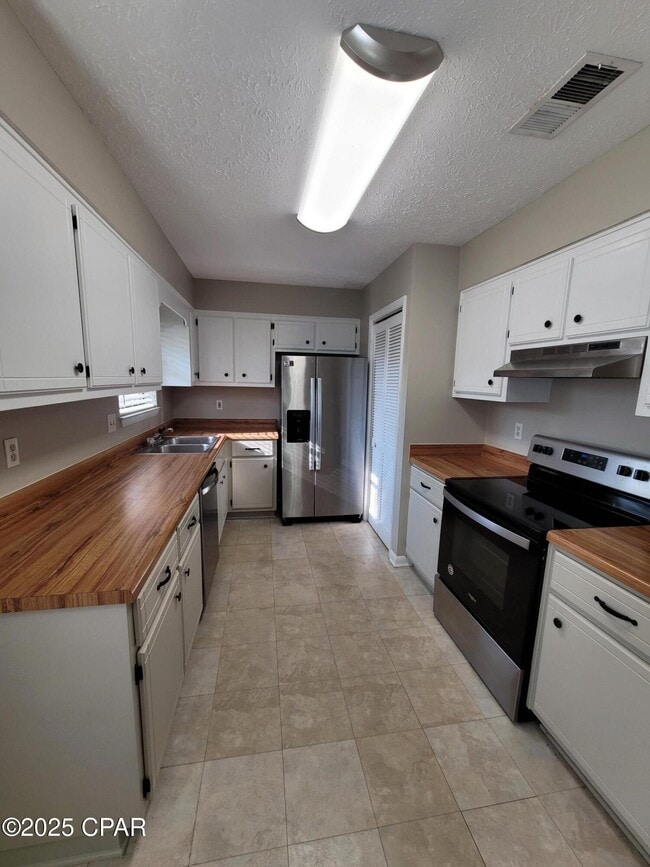 Building Photo - 1425 S Gay Ave