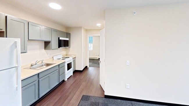 Building Photo - 3554 E Washington Ave