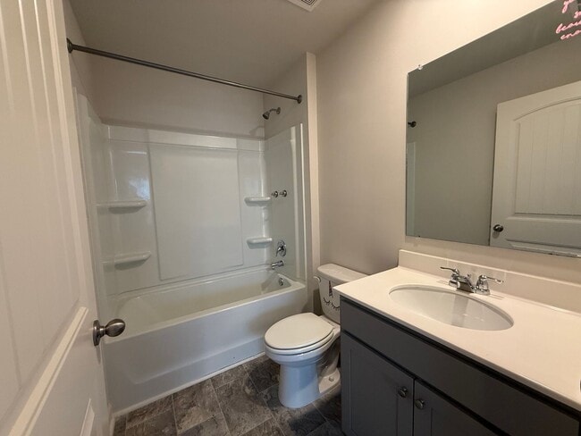 Building Photo - Beautiful and Spacious 5BR 4.5BA Home w/ Full Appliance Kitchen • Garage in Fairburn