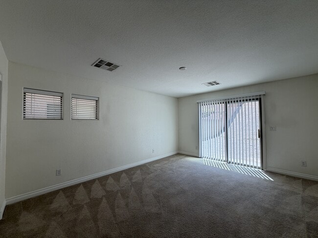 Building Photo - 4723 Killington St