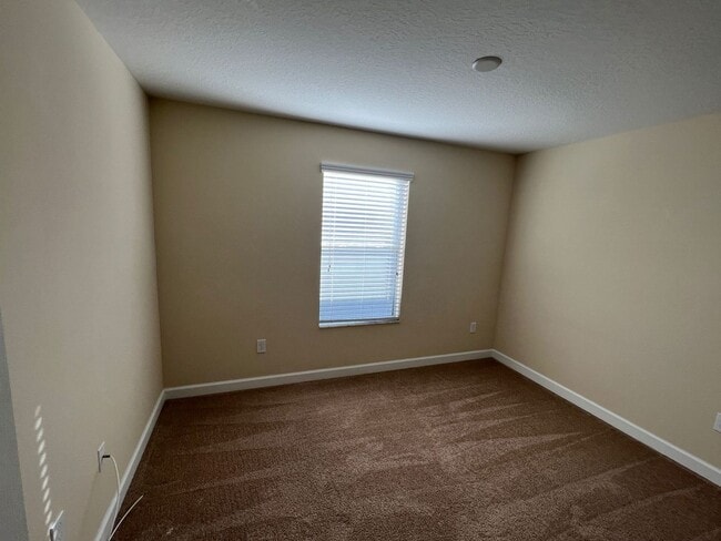 Building Photo - INDEPENDENCE IN WINTER GARDEN 4 BEDROOM RE...