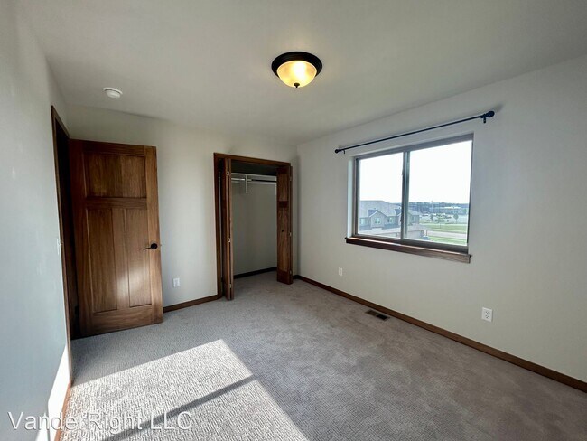 Building Photo - 4 br, 3.5 bath House - 3701 E Siasconset Pl