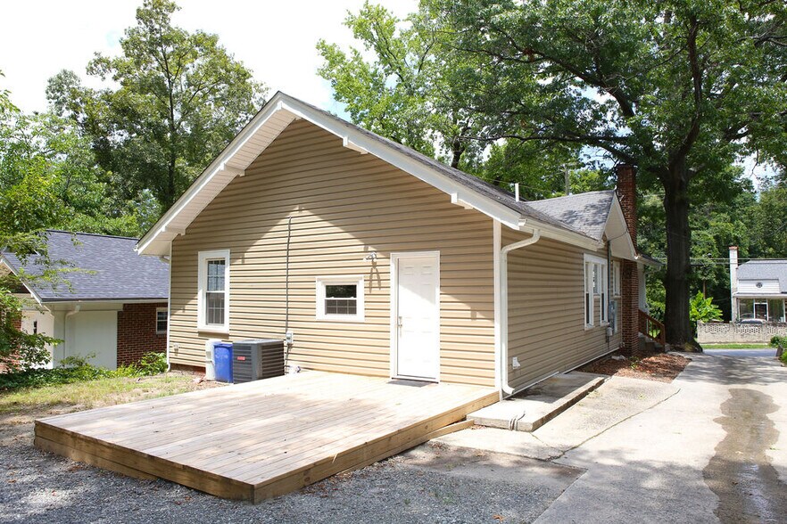 Building Photo - 1809 Walker Ave