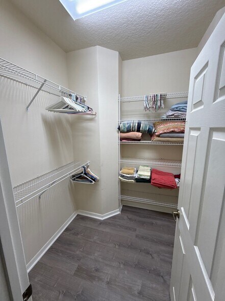 Building Photo - 30 W Doerr Path