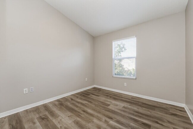 Building Photo - 30138 Wellesley Way