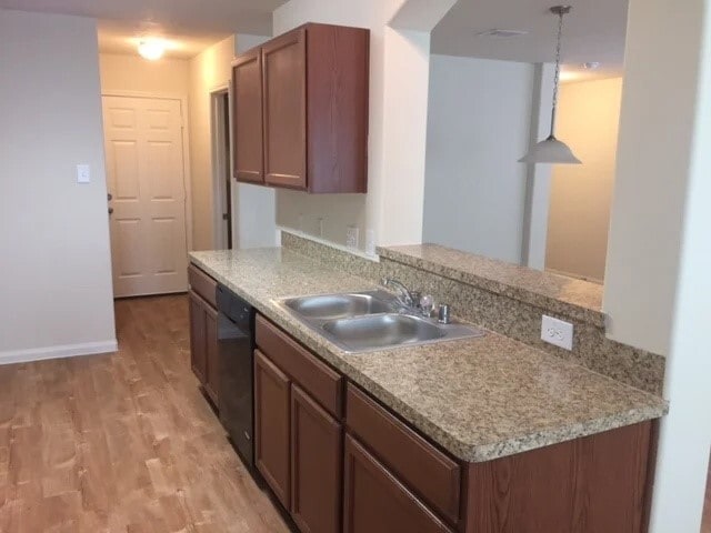 Building Photo - 705 South Ella Creek Drive