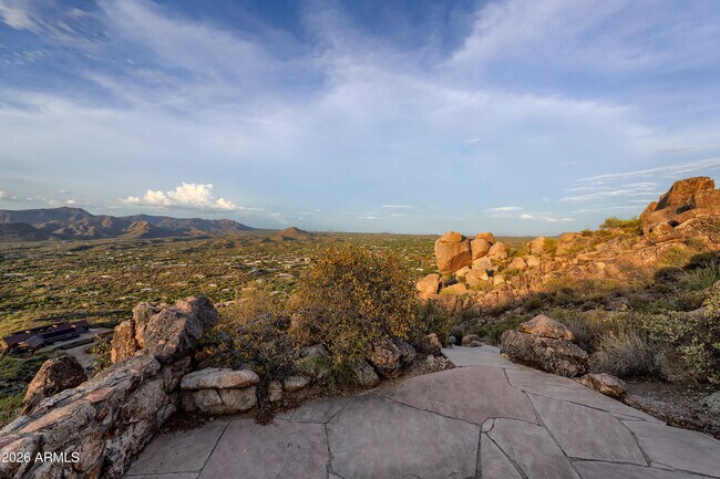 Building Photo - 6700 E Hawksnest Rd