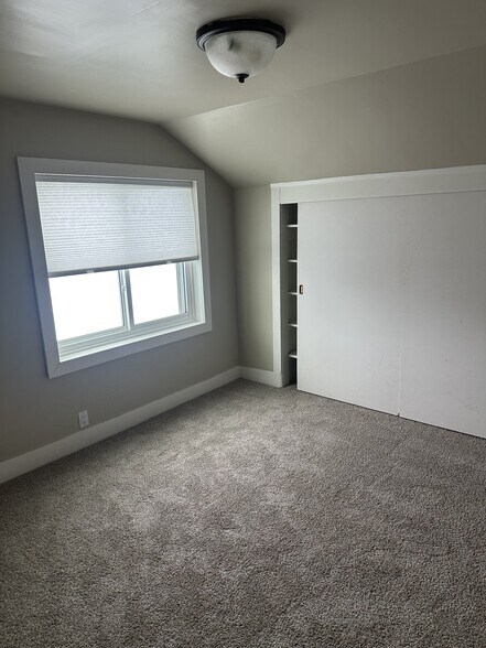 Building Photo - 222 Pine St