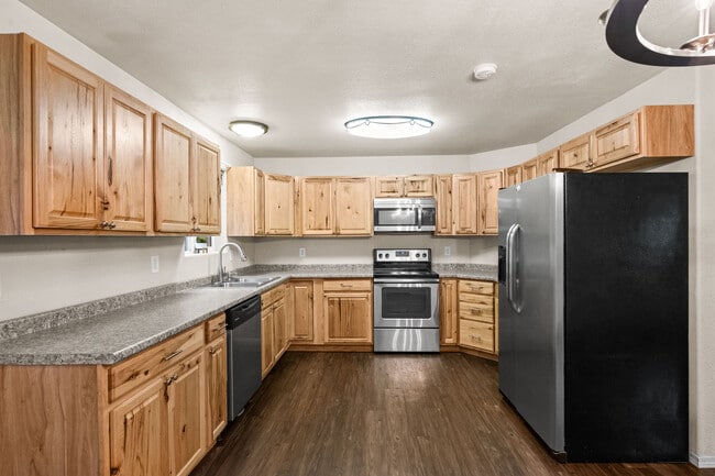 Building Photo - 2494 Schutzen St