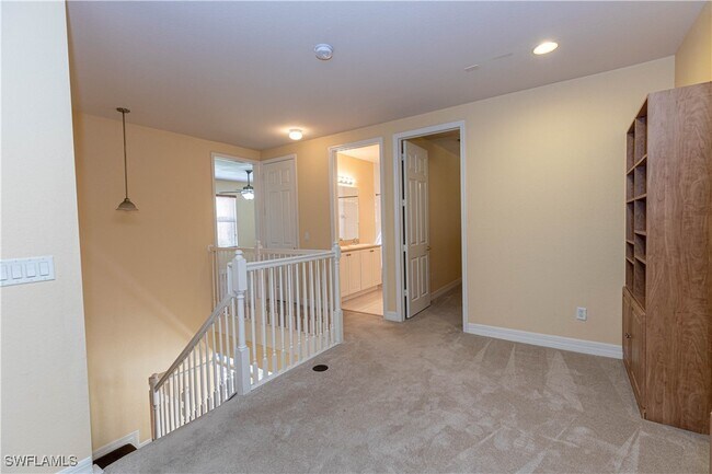 Building Photo - 10094 Mimosa Silk Dr