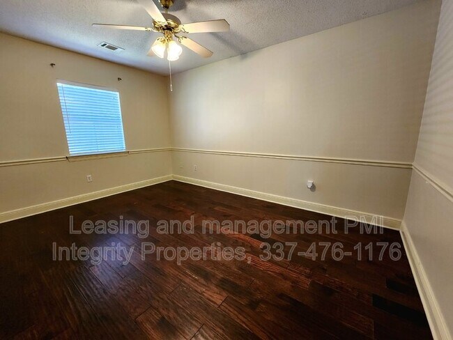 Building Photo - 411 Greenfield Dr