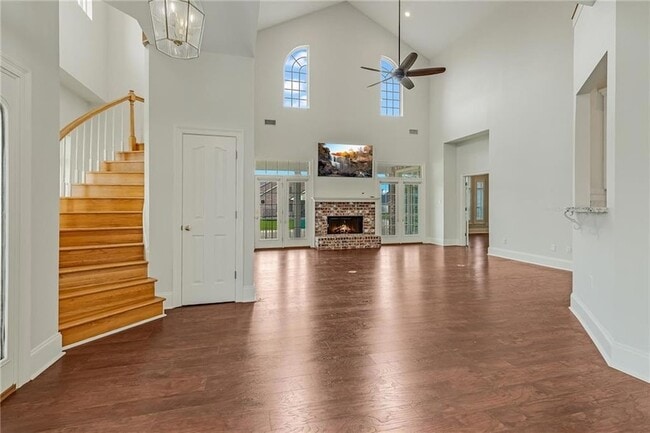 Building Photo - 304 Mistletoe Dr
