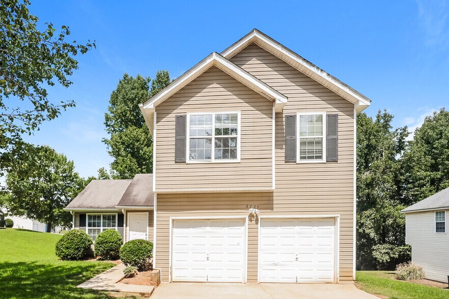 Primary Photo - 3704 Lower Creek Dr