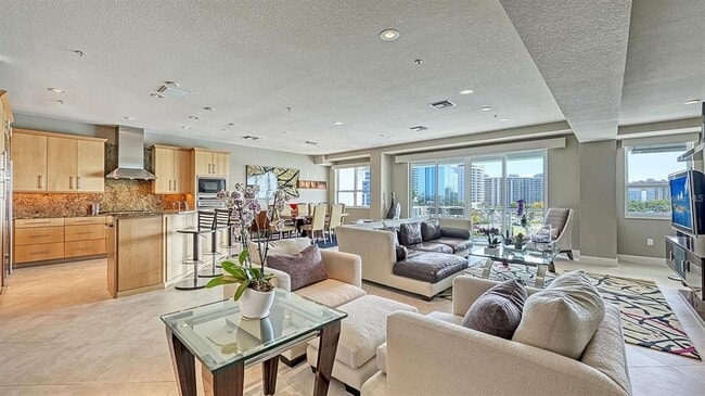 Building Photo - 650 Golden Gate Point